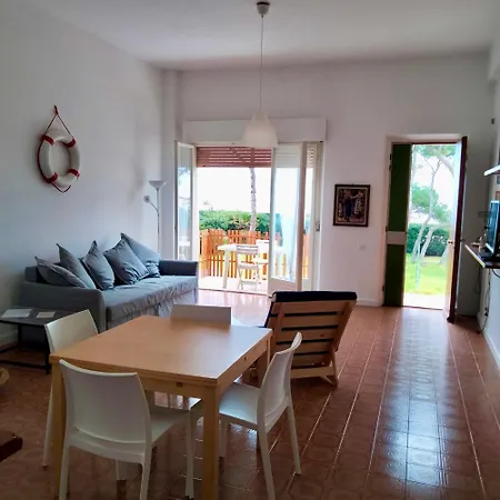 M335 Marcelli, Ampio Bilocale Fronte Mare Con Balcone Lägenhet *