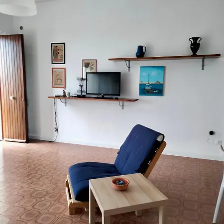 M335 Marcelli, Ampio Bilocale Fronte Mare Con Balcone